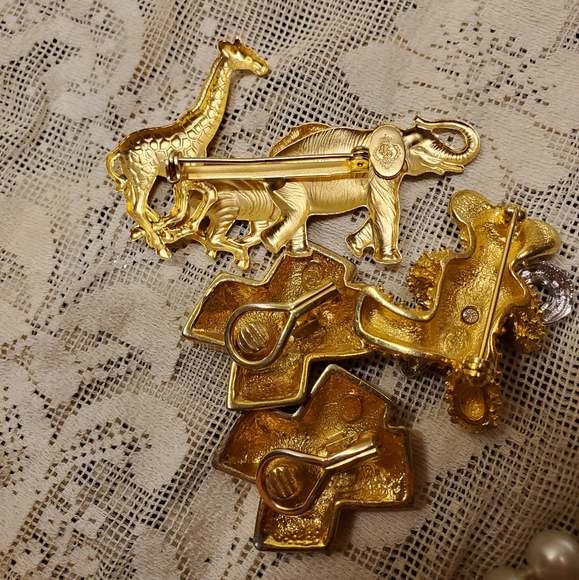 8 pc lot Vintage 90s Gold Premiere Collection Jewelry Brooch Pearl Bracelet y2k - Picture 10 of 11